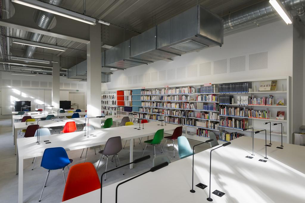 la nouvelle bibliothèque de l'école